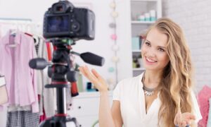 Read more about the article How to Become a Successful Vlogger